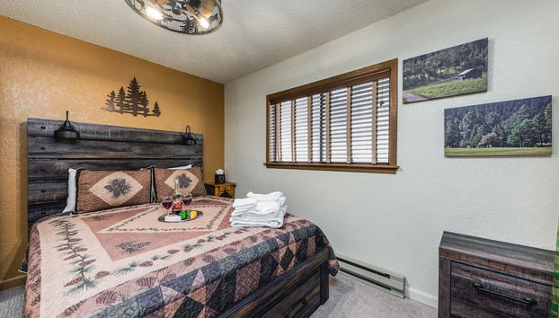 Curly Pine Cabin - Foto 2, Quarto