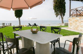 Mermaid Beachfront Villa - Photo 3