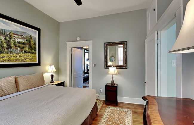 Historic Elegance - Photo 7