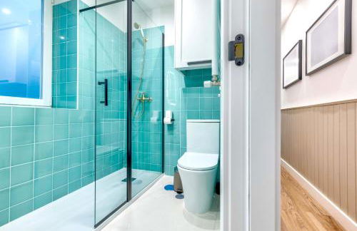 Puerta de America en Madrid - Photo 23