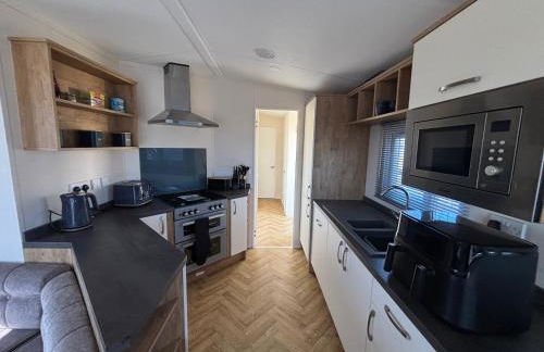 Wildflower Meadows 5 - Golden Anchor - Central Heating, Wi-Fi, bed linen - Meadow Lakes Caravan & Lodge Hire - Foto 6