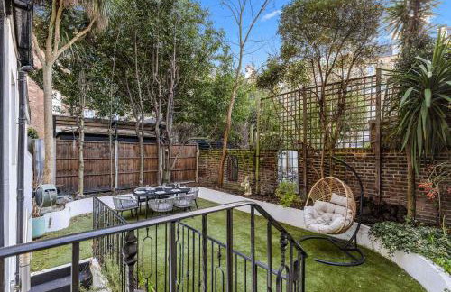 Beautiful 3-Bedroom House with Garden and Rooftop Retreat - Foto 18