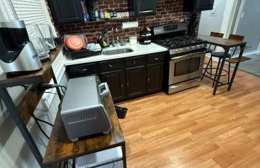 EWRBNB - Rare Find! Huge 3BR Apartment with Open Layout minutes from Newark Airport & NYC - Apartment # 2 - Foto 8