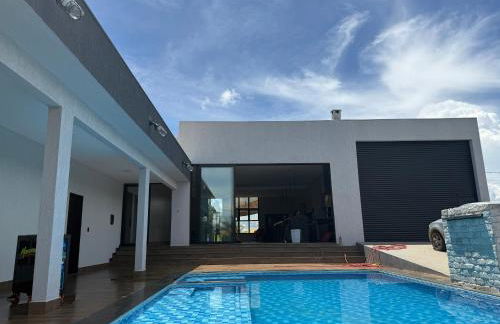 Casa Frente ao Lago com Piscina Aquecida no Melhor Condomínio - Foto 18