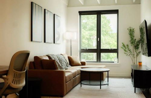 Above The Roots - Sophisticated 1BD Retreat - Photo 37