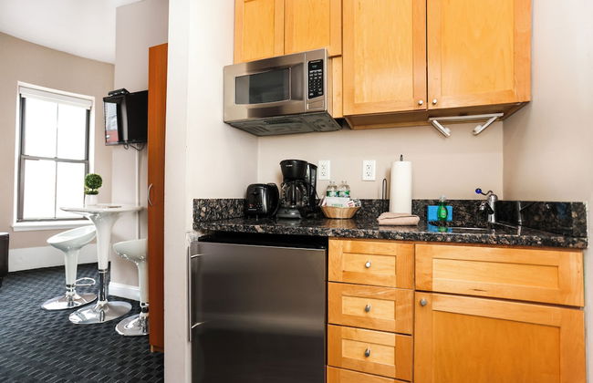 Maverick Suites at 400 Columbus Ave - Foto 52