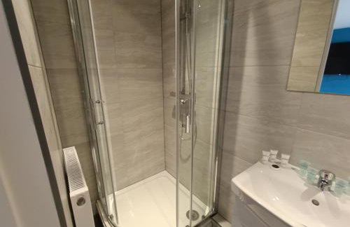 Open Mind Property - HotTub, 2 Guests & 1 Bed - Photo 5