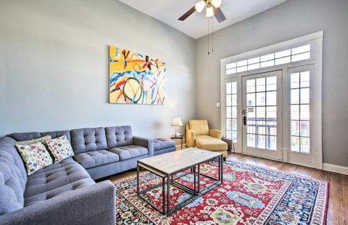 Uptown NOLA Apt on Magazine Street with Backyard! - Photo 3