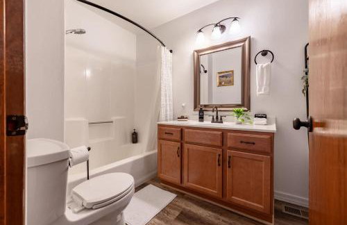 Cozy Chalet in the Pines - Foto 23