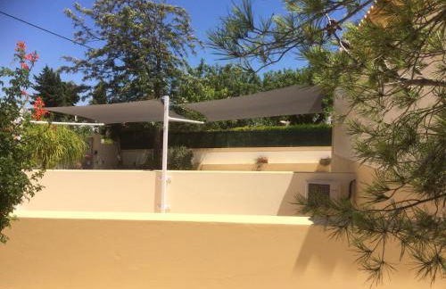 VILLA EBER - independent 1 & 2 bedroom apartments, pool, air con, fast Wi-Fi, near old town of Albufeira and beaches - Foto 47