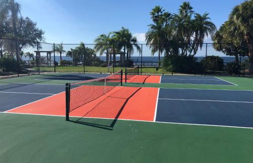 Beautiful New Luxury Townhome with Private Beach and Swimming Pools - Foto 64