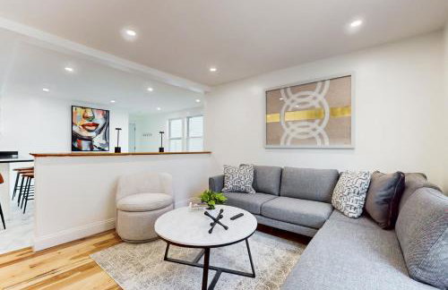 Shop, Dine, Unwind! Gateway to Boston Sights - Foto 6