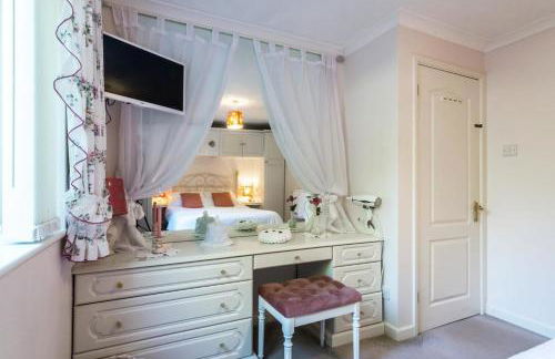 Family Bungalow with Private Pool - Photo 7