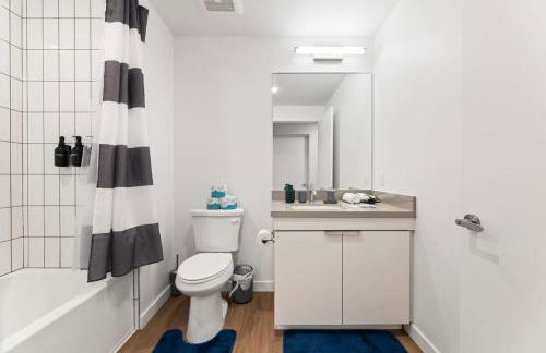 Spacious 1-Bedroom Gem with Downtown LA Views - Foto 14