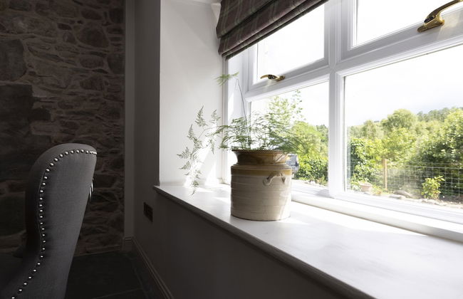 JOIVY Exceptional Cottage W/ Stunning Country Views - Photo 19