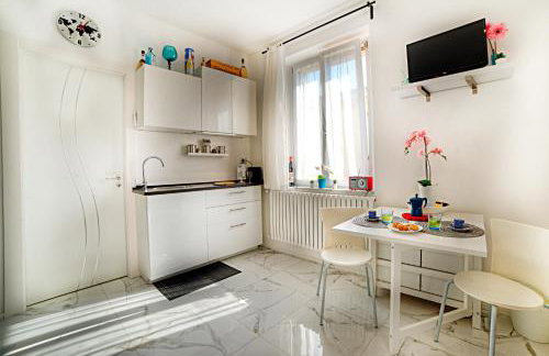 Stylish Apartment near Siena I Private Parking & Air Con & WiFi - Photo 5