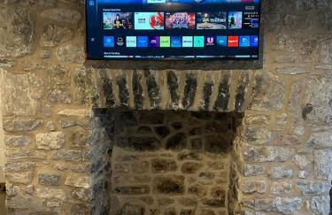 1 Cruck Cottage - Photo 4