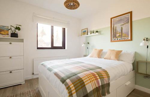 Stylish apartment with balcony, minutes from beach - Foto 12