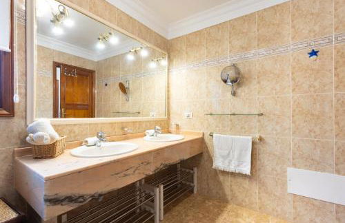 One & Only Sports and Relax Villa by Eden Rentals - Foto 54