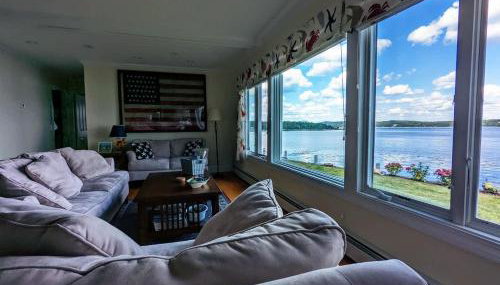 Oceanfront Jellison Beach House - Photo 4