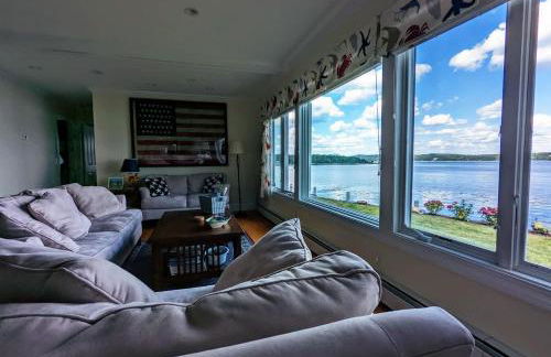 Oceanfront Jellison Beach House - Photo 4