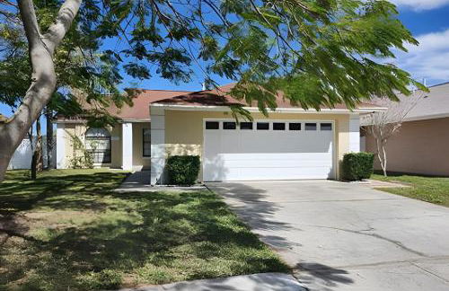 Lakeside Pool Home, Games close to Disney & Malls - Foto 21