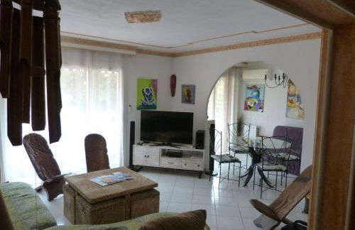 Au centre du Pradet et à 15 mn à pied des plages - Foto 3