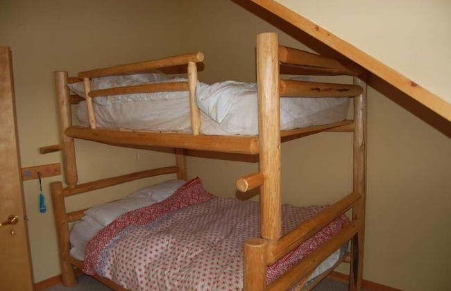 Creekview Court by Apex Accommodations - Photo 7