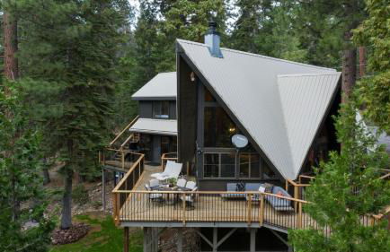 Timberline by AvantStay Stunning Chalet Cabin w Hot Tub Pool Table Home Theater - Foto 2