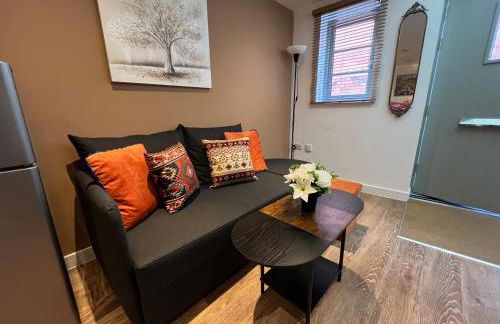 Glastonbury Sacred Vault, 1 Bedroom, Split-Level - Photo 2