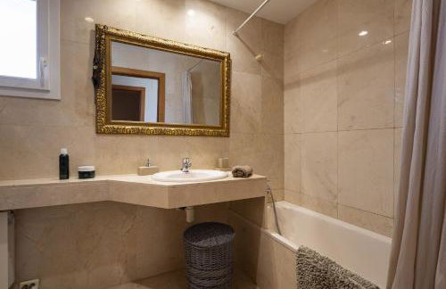 Villa Beach Barcelona - Photo 42