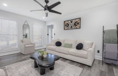 Big Modern Family Home On 1 Acre Land w Firepit & Grill - Foto 33