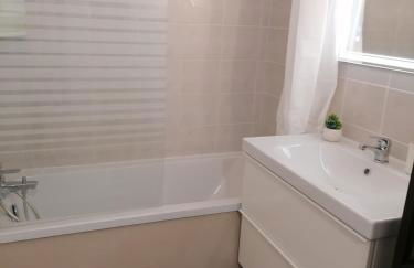 T2 centre ville Antigone Piscine Tennis - Foto 9