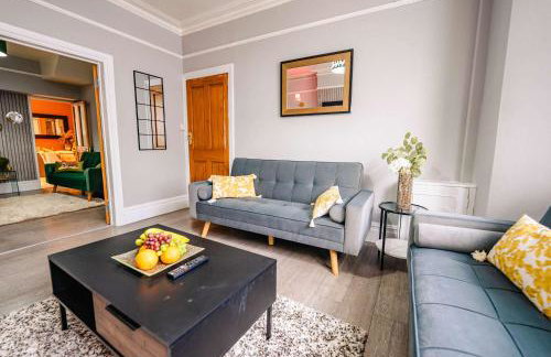 3BR 2Bath Home with Hot Tub Games Room By Stadium with Fast WiFi & Free Parking - Foto 24