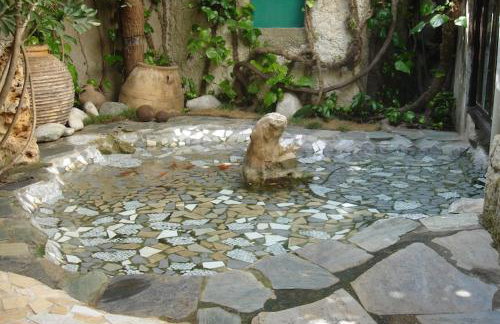 Attractive Greek House with Private Pool near Sea & City Center - Photo 80