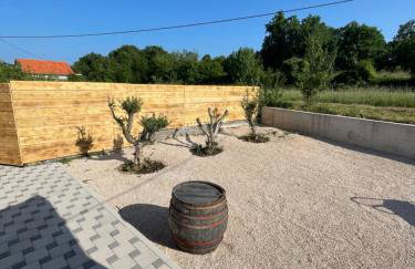 Mediterranean 5 rooms house with pool - Photo 2