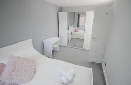 2 Bed House - BHX - NEC - Photo 9