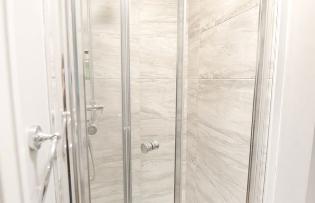 The Stamford Apartment - Photo 16