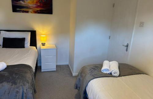 Hereford - Kestrel House - 4 Bedroom House Close to City With Parking - Sleeps 7 - Suitable for Family Gatherings or Contractors With Vehicles - Hosted by RENTMYHOUSE - Foto 42