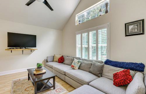 4 Mi to Beaches: St Simons Island Escape w/ Patio! - Photo 1