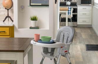 Cozy Family Retreat with Yard - Walk to Olde Town - Foto 14