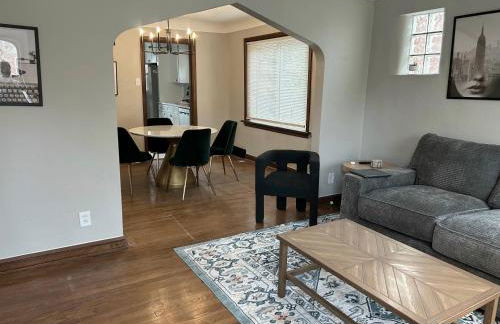 The Urban Nest – Your St. Louis City Retreat! - Foto 6