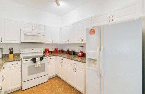 Huge Screened Patio That Overlooks Lake Buck, Near Famous Attractions!! - Foto 23