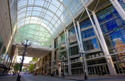 Tranquil 2BR downtown condo, Parking, King bed - Foto 28