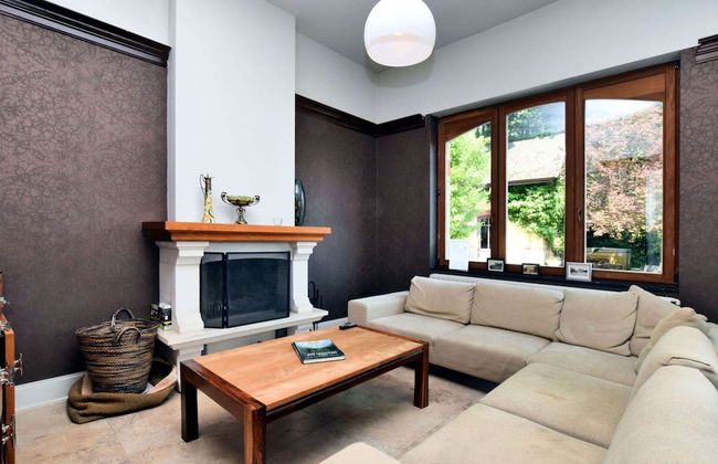 A Beautiful Art Nouveau House With an Enormous Garden - Foto 14