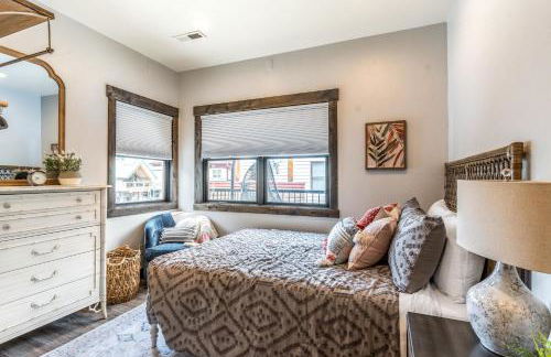 The Electric Bungalow - Photo 16