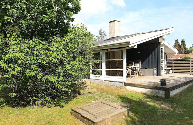 8 Person Holiday Home in Hals - Photo 23