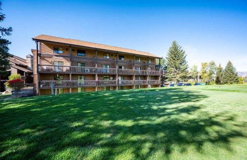 Welcoming Wolf Getaway WL1405 Ski Escape Hot Tub - Foto 38