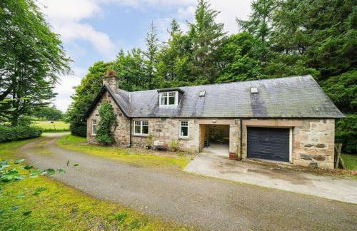 Red Squirrel Cottage, Family & Pet Friendly Adventure Retreat, Strathdon, Aberdeenshire - Photo 4