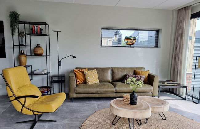 Luxurious Detached Water Villa With Jetty - Foto 9